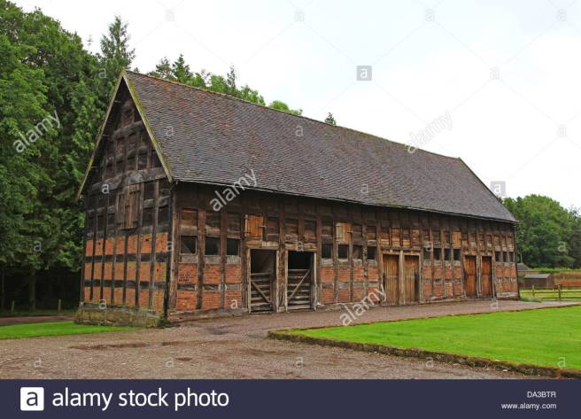 the-17th-century-tithe-barn-in-the-grounds-of-hodnet-hall-shropshire-da3btr